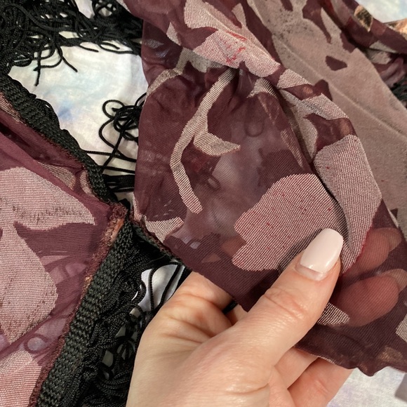 LA Hearts • Red Floral Flocked Fringe Kimono - Picture 12 of 16